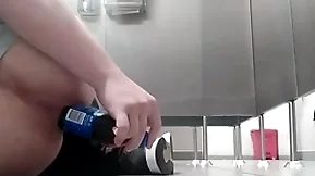Me follo el culo touch disregard botella en baño público y alguien me vio
