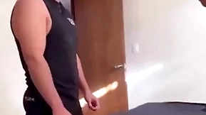 Me follo al plomero que está bien delicioso