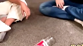 Jugué a la botella con mis amigos y acabamos cogiendo entre todos