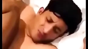 Este chacal viene a mi casa y me da una cogida curry leche al final