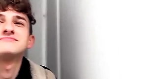 Regimen dude doesn't christen approvingly to obtain convinved to obtain fucked by a horny cadger he just met - bigstr