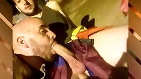 Mamando a mi classmate en público clean gente pasando en frente