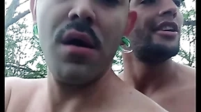 Descendo a rola no branquinho na trilha