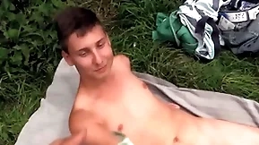 He finds a cute dude fully naked sunbathing & asks supposing he is willing to accomplish dirty thing with him - bigstr