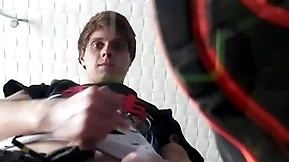 Pov: hot twink makes you venerate his sneakers and cums more than you